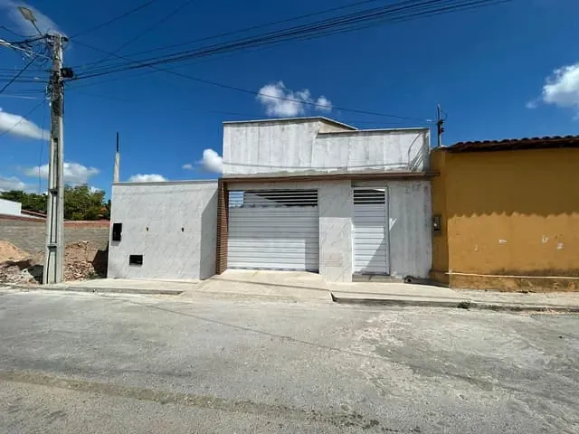 Casa 3 quartos e 1 banheiro, à venda, no bairro Sal Torrado em Paulo Afonso