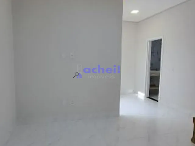 Casa com 240m² 3 quartos e 3 banheiros, à venda, no bairro Parque Sagrada Família em Rondonópolis