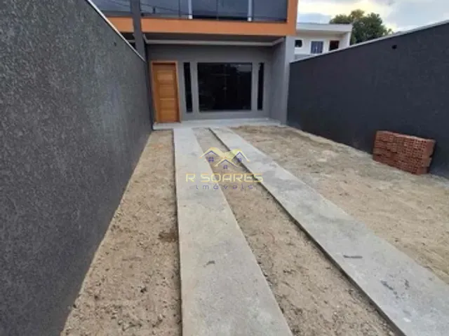 Casa 3 quartos e 2 banheiros, à venda, no bairro Pinheirinho em Curitiba