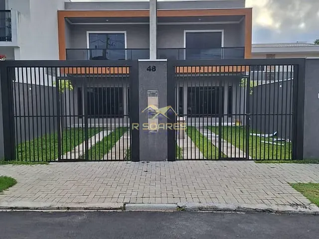 Casa 3 quartos e 2 banheiros, à venda, no bairro Pinheirinho em Curitiba