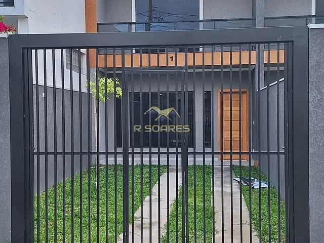 Casa 3 quartos e 2 banheiros, à venda, no bairro Pinheirinho em Curitiba