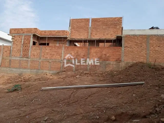Casa com 427m² 4 quartos e 1 banheiro, à venda, no bairro Vila Lambari em Mococa