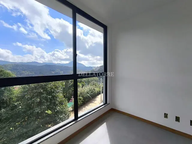 Casa com 136m² 3 quartos e 3 banheiros, à venda, no bairro Golfe em Teresópolis