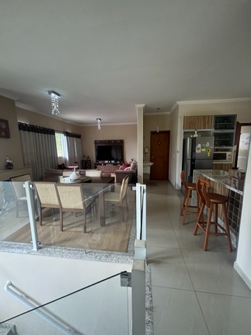 Casa 3 quartos e 3 banheiros, à venda, no bairro Parque das Laranjeiras em Itatiba