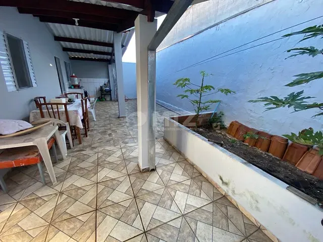Casa com 200m² 2 quartos e 1 banheiro, à venda, no bairro Conjunto Habitacional Humberto Popolo em Botucatu