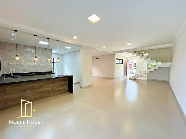 Casa com 328m² 4 quartos e 5 banheiros, à venda, no bairro Bosque em Vinhedo