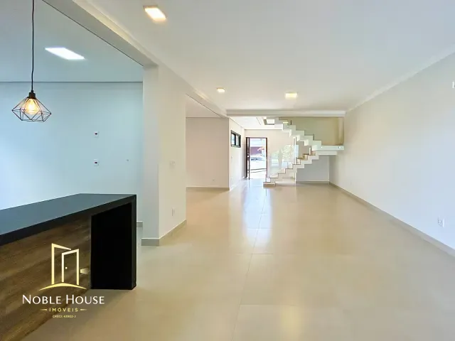Casa com 328m² 4 quartos e 5 banheiros, à venda, no bairro Bosque em Vinhedo