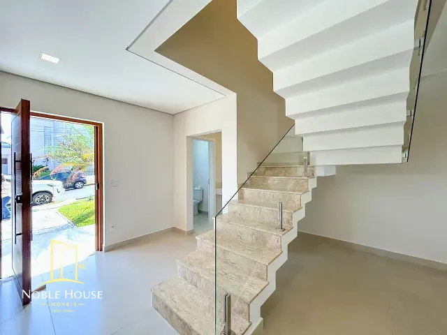 Casa com 328m² 4 quartos e 5 banheiros, à venda, no bairro Bosque em Vinhedo