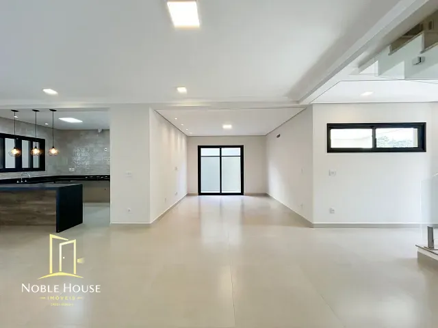 Casa com 328m² 4 quartos e 5 banheiros, à venda, no bairro Bosque em Vinhedo