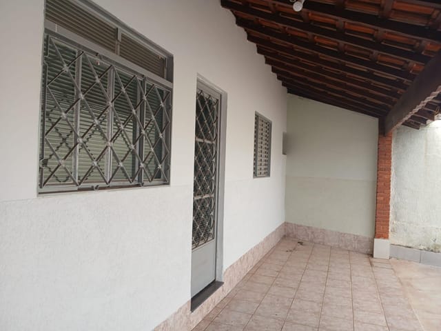 Foto do Casa - Casa de fundos com 1 dormitório para alugar, 50 m² - Jardim América - Santa Bárbara D'Oeste/SP | Oeste Imóveis