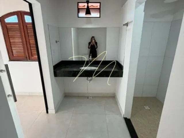 Casa 4 quartos e 4 banheiros, para alugar, no bairro Nossa Senhora da Vitória em Ilhéus