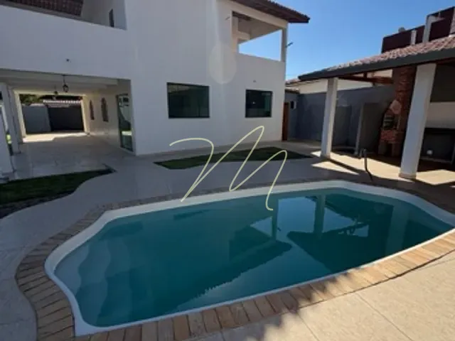 Casa 4 quartos e 4 banheiros, para alugar, no bairro Nossa Senhora da Vitória em Ilhéus