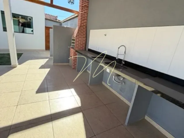 Casa 4 quartos e 4 banheiros, para alugar, no bairro Nossa Senhora da Vitória em Ilhéus