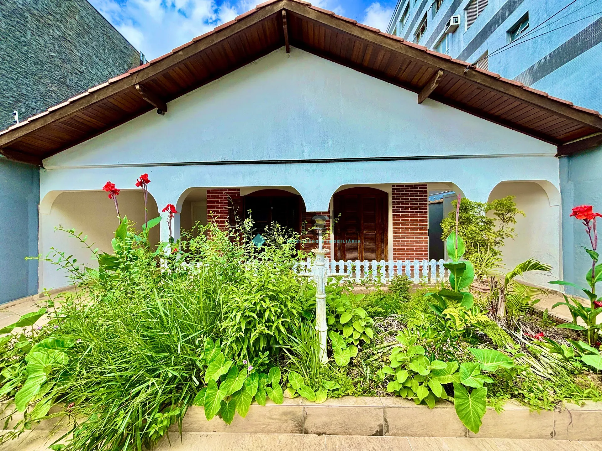 Casa, 4 quartos, 190 m² - Foto 1