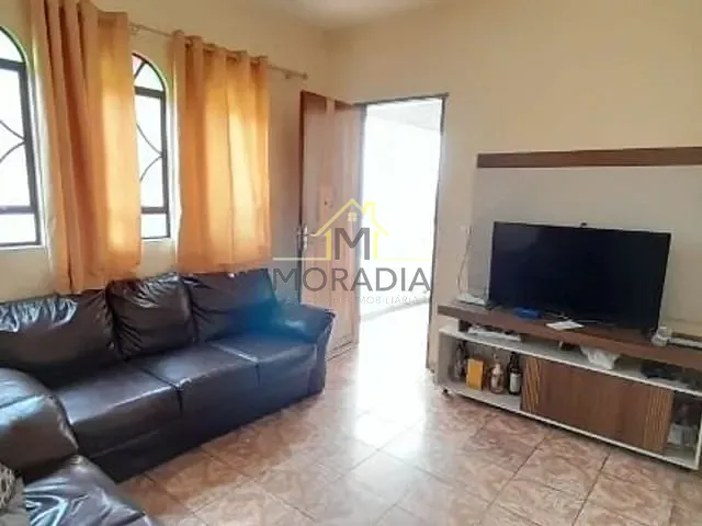 Casa com 200m² 2 quartos e 1 banheiro, à venda, no bairro Parque dos Municípios I em Guaxupé