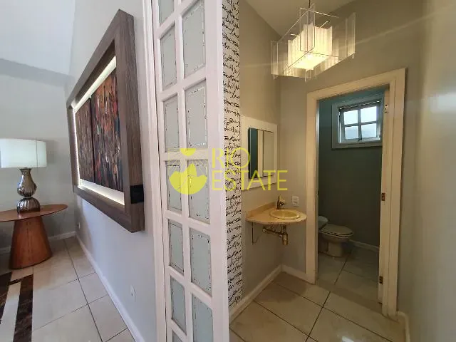 Casa com 820m² 4 quartos e 5 banheiros, à venda, no bairro Jardim Amália em Volta Redonda