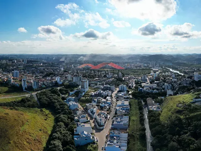 Casa 3 quartos e 4 banheiros, à venda, no bairro Jardim Provence em Volta Redonda