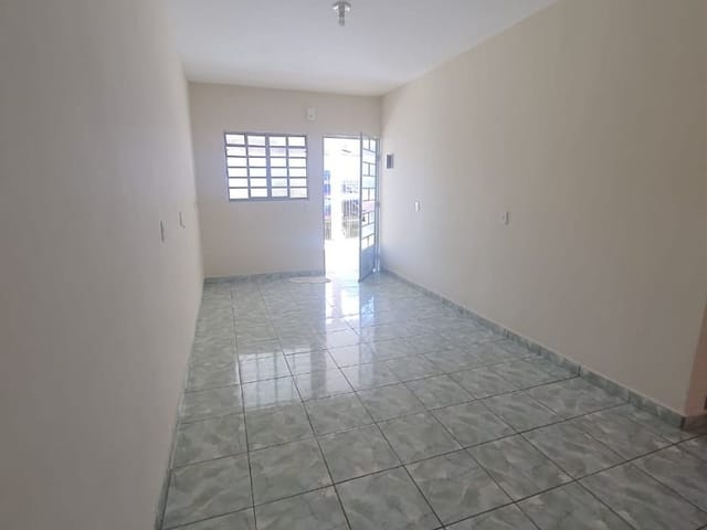 Casa com 300m², à venda, no bairro Nossa Senhora Aparecida em Cambuí