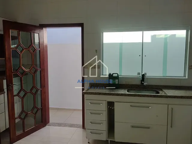 Casa 3 quartos e 3 banheiros, à venda, no bairro Condomínio Village do Sol em Pindamonhangaba