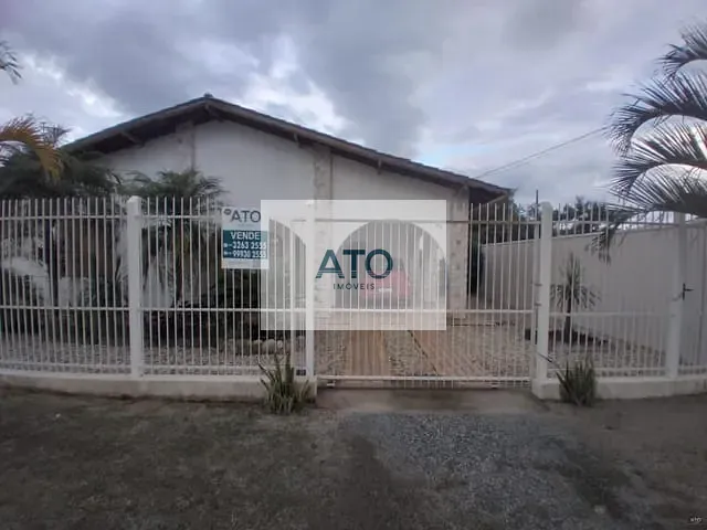Casa com 516m² 4 quartos e 4 banheiros, à venda, no bairro Centro em Canelinha