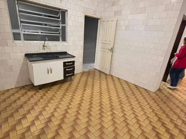 Casa 1 quarto e 1 banheiro, para alugar, no bairro Parque Erasmo Assunção em Santo André
