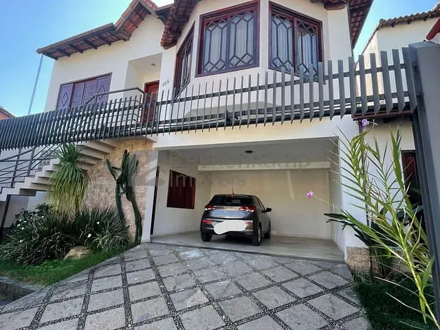 Casa 4 quartos e 3 banheiros, à venda ou para alugar, no bairro Jardim Amália em Volta Redonda