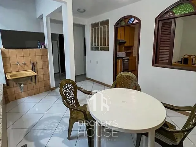 Casa 4 quartos e 4 banheiros, à venda, no bairro República em Vitória