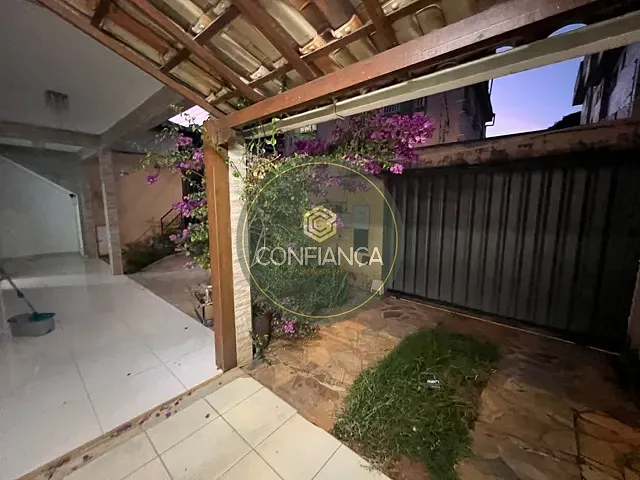 Casa 3 quartos e 3 banheiros, para alugar, no bairro Horto Florestal em Belo Horizonte