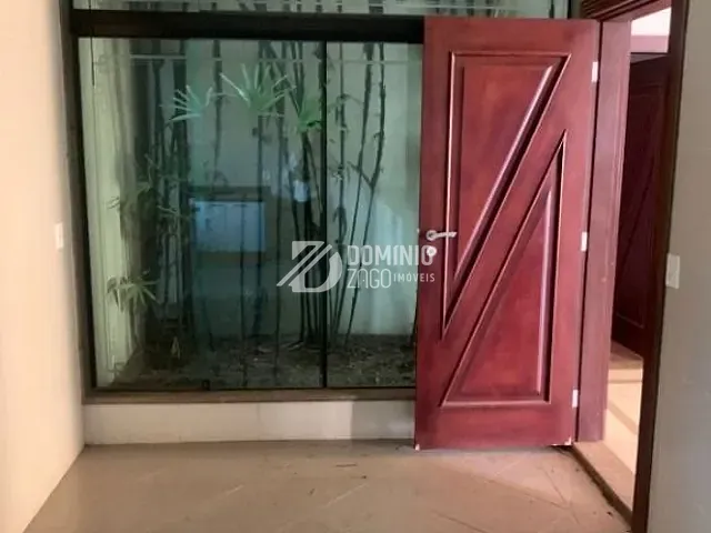 Casa com 655m² 5 quartos e 7 banheiros, à venda, no bairro Mercês em Uberaba