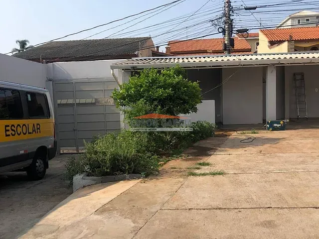 Casa com 300m² 3 quartos e 2 banheiros, à venda, no bairro Jardim Simus em Sorocaba
