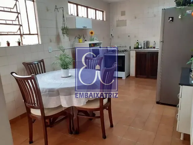 Casa com 200m² 3 quartos e 2 banheiros, à venda, no bairro Parque Industrial em São José dos Campos