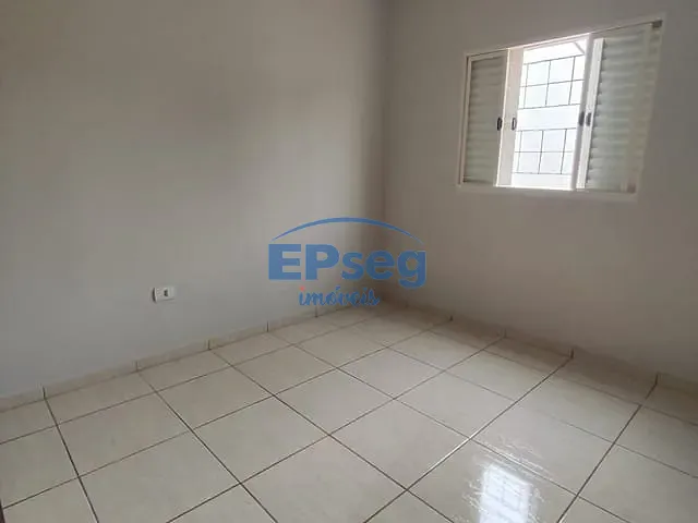 Casa com 174m² 3 quartos e 2 banheiros, à venda, no bairro Jardim Nações Unidas em Londrina