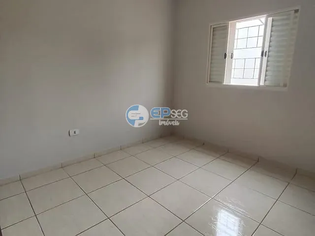 Casa com 174m² 3 quartos e 2 banheiros, à venda, no bairro Jardim Nações Unidas em Londrina