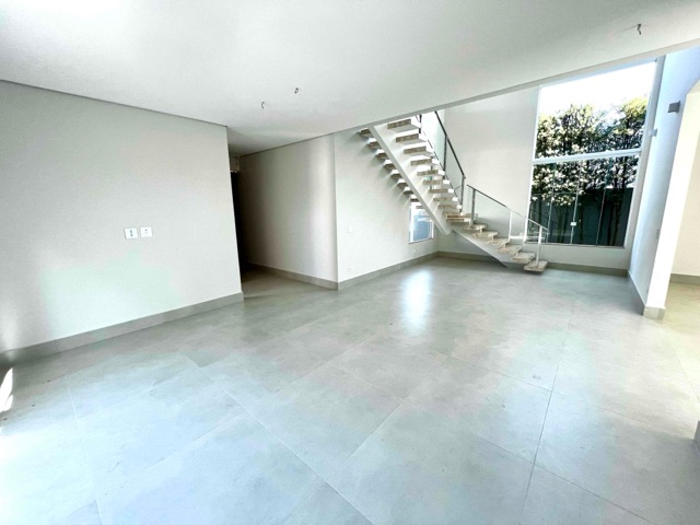Casa com 384m² 3 quartos e 5 banheiros, à venda, no bairro Alphaville 2 em Londrina