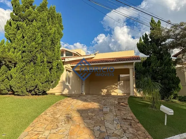 Casa com 450m² 3 quartos e 4 banheiros, à venda ou para alugar, no bairro Villaggio Capríccio em Louveira