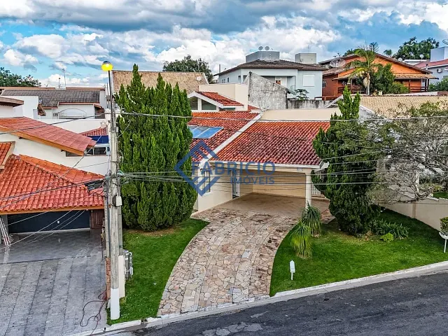 Casa com 450m² 3 quartos e 4 banheiros, à venda ou para alugar, no bairro Villaggio Capríccio em Louveira