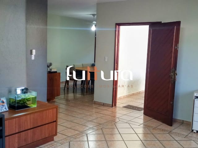 Casa com 497m² 3 quartos e 4 banheiros, à venda, no bairro Jardim América em Goiânia