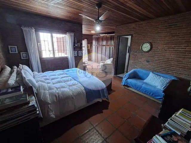 Casa 3 quartos e 3 banheiros, à venda, no bairro Centro em Pelotas