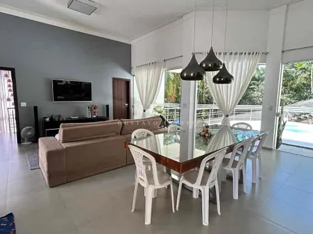 Casa com 2250m² 3 quartos e 4 banheiros, à venda, no bairro São Luiz em Brusque