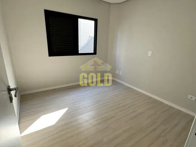 Casa com 277m² 3 quartos e 5 banheiros, à venda, no bairro Conjunto Habitacional Alexandre Urbanas em Londrina