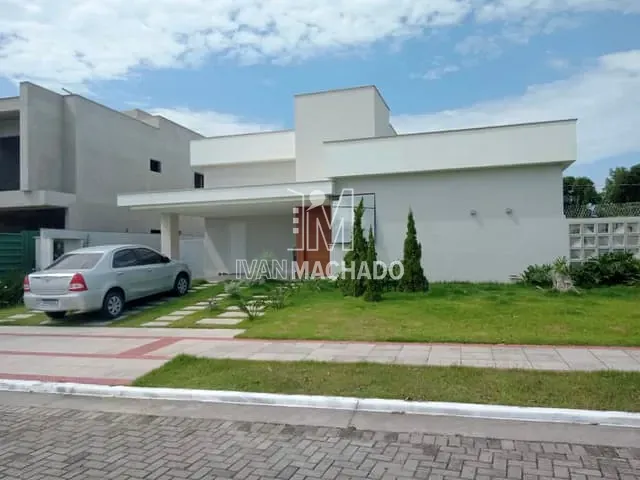 Casa com 220m² 4 quartos e 4 banheiros, à venda, no bairro Jacuhy em Serra