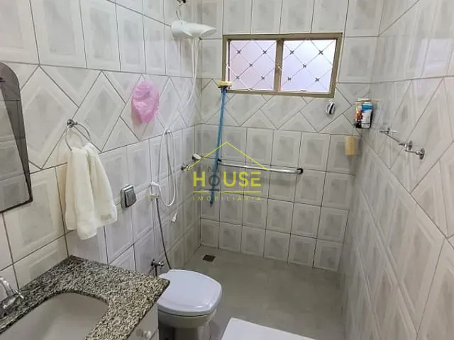 Casa com 298m² 3 quartos e 2 banheiros, à venda, no bairro Jardim Marim em Votuporanga