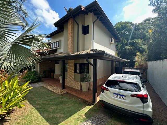 Casa com 800m² 4 quartos e 7 banheiros, à venda, no bairro Não informado em Vinhedo