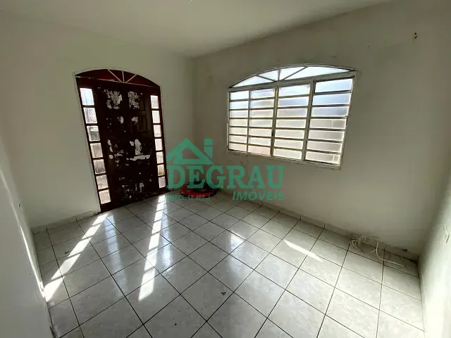 Casa 3 quartos e 2 banheiros, para alugar, no bairro Vila Santana em Itapeva