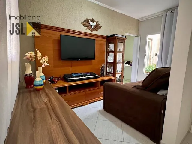 Casa com 250m² 3 quartos e 2 banheiros, à venda, no bairro Vila Antônio Augusto Luiz em Caçapava