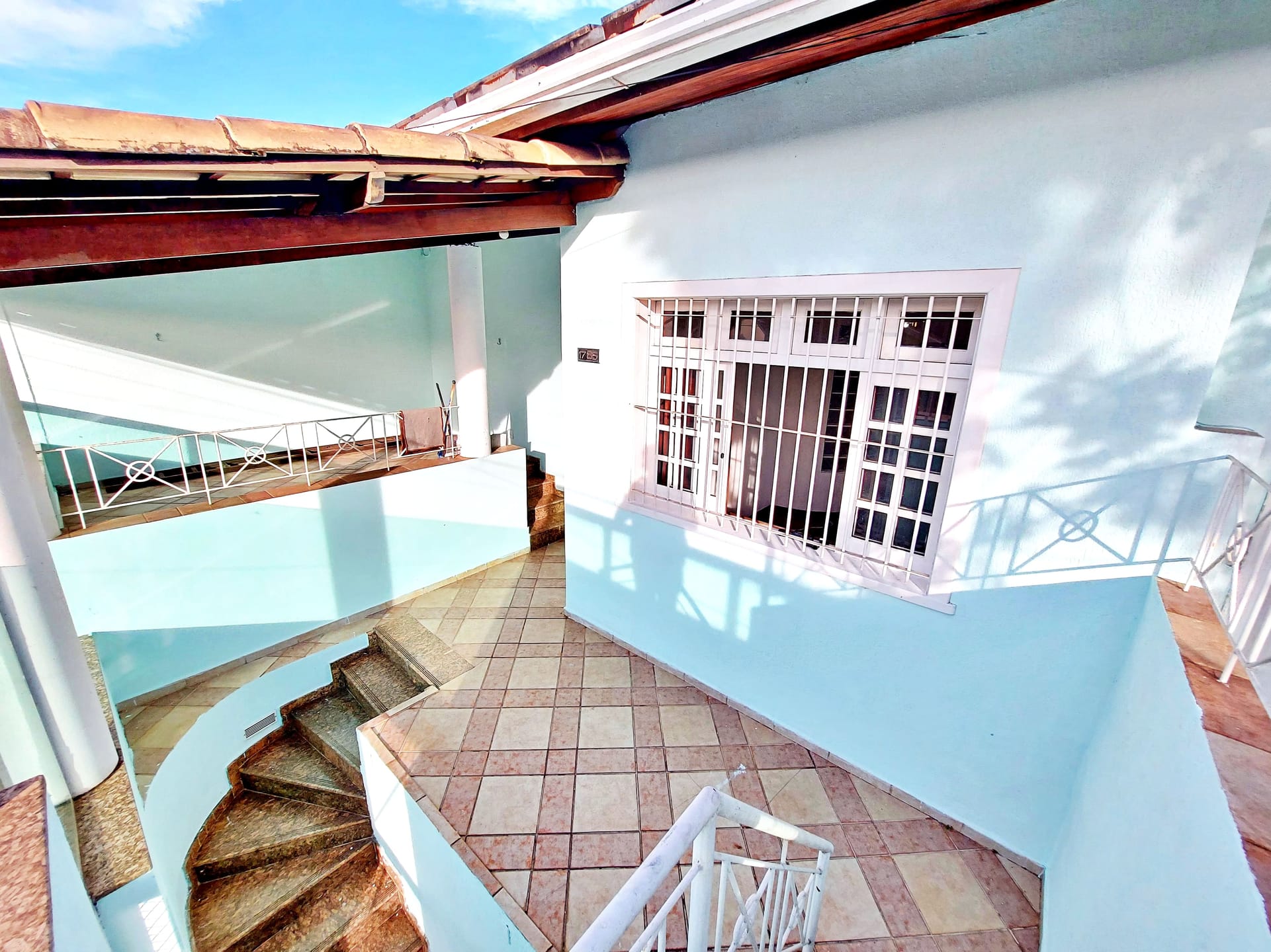 Casa à venda com 3 quartos, suíte, hidromassagem e espaço gourmet no Bairro Padre Eustáquio em Belo Horizonte-MG.