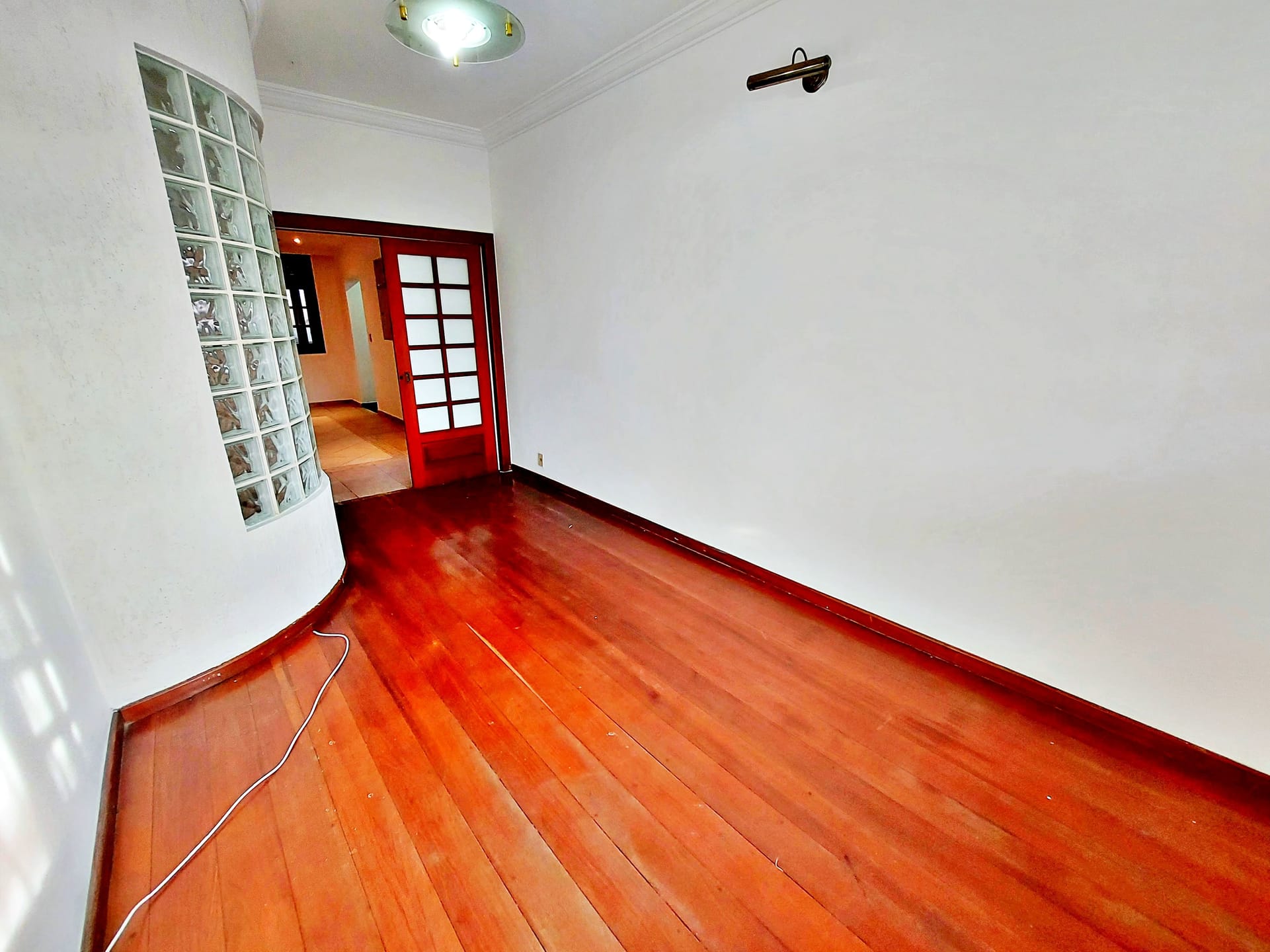 Casa à venda com 3 quartos, suíte, hidromassagem e espaço gourmet no Bairro Padre Eustáquio em Belo Horizonte-MG.