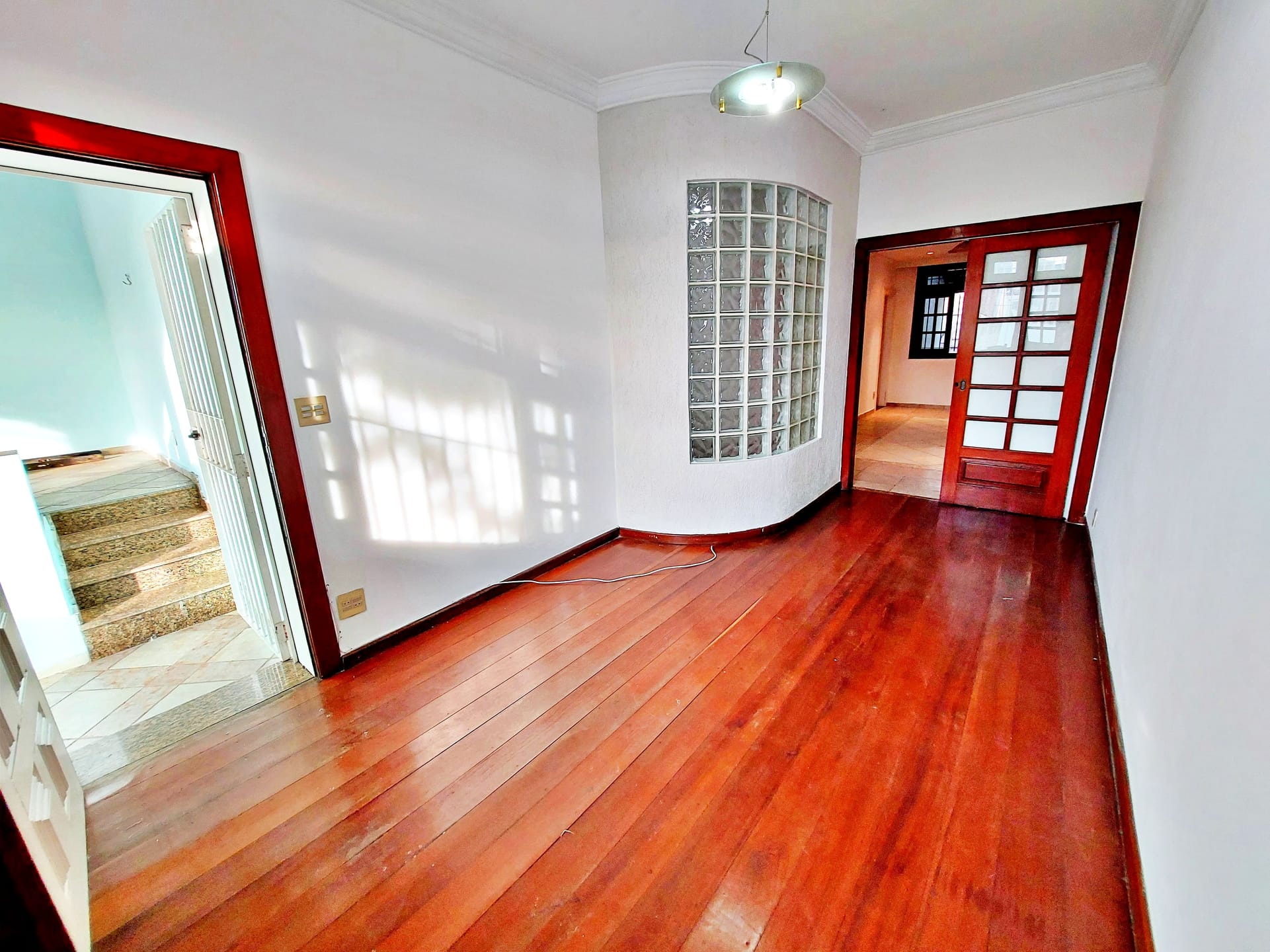 Casa à venda com 3 quartos, suíte, hidromassagem e espaço gourmet no Bairro Padre Eustáquio em Belo Horizonte-MG.