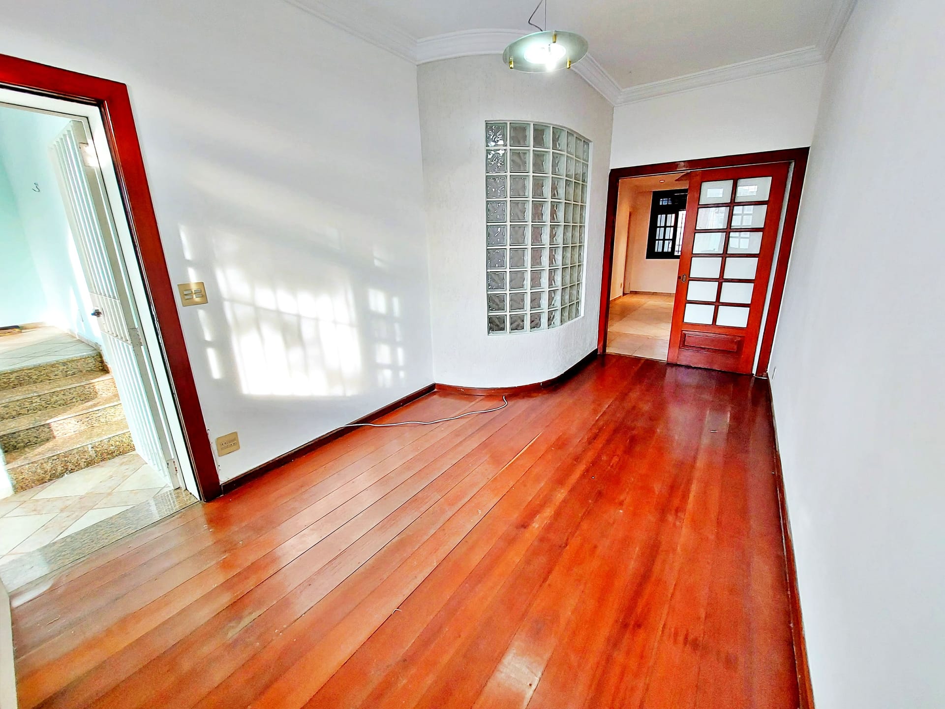 Casa à venda com 3 quartos, suíte, hidromassagem e espaço gourmet no Bairro Padre Eustáquio em Belo Horizonte-MG.