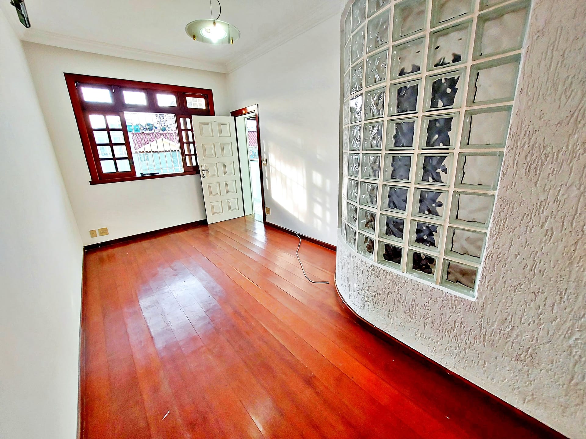 Casa à venda com 3 quartos, suíte, hidromassagem e espaço gourmet no Bairro Padre Eustáquio em Belo Horizonte-MG.